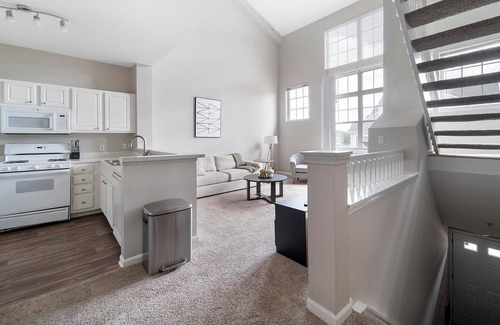 West Dundee Apartment | Landing | Stunning 2BD, Pool, Gym