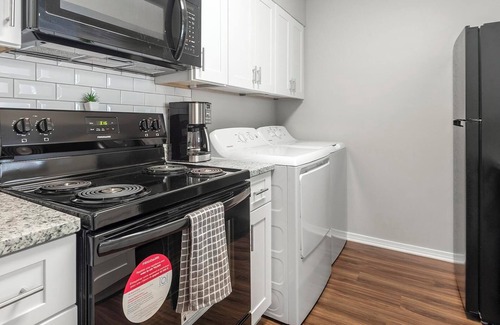Cordova Apartment | Landing | Stunning 2BD, Game Room, Gym