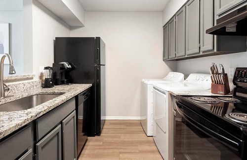 Cordova Apartment | Landing | Stunning 2BD, Gym, Game Room