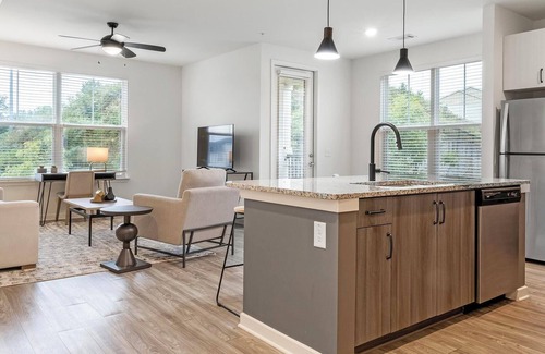 Mableton Apartment | Landing | Stunning 2BD, Gym, Rooftop Lounge