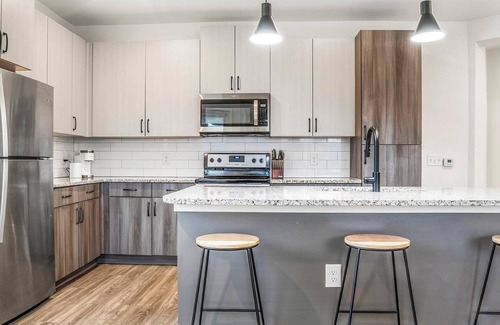 Mableton Apartment | Landing | Stunning 2BD, Gym, Rooftop Lounge
