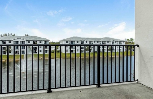 Eastwood Village Apartment | Landing | Stunning 2BD, Pool, Yoga Studio