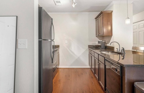 Conestee Apartment | Landing | Stunning 2BD, Pool, Courtyard