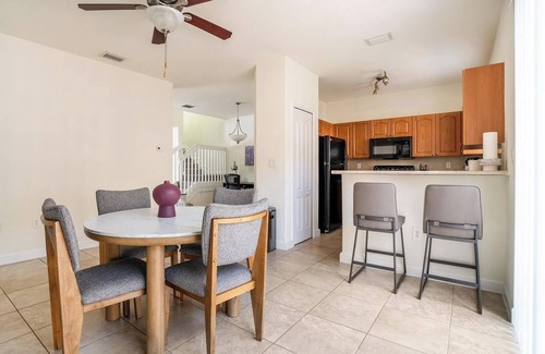 Homestead Apartment | Landing | Stunning 3BD, Pool