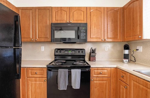 Homestead Apartment | Landing | Stunning 3BD, Pool