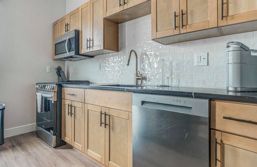 Kensington Apartment | Landing | Stunning Studio, Gym, Rooftop Lounge