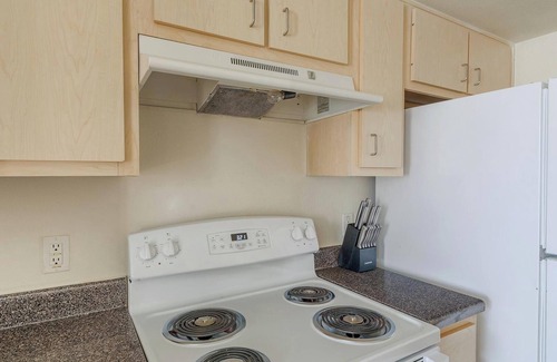 Southbelt/Ellington Apartment | Landing | Stylish 1BD, Clubhouse, Pool