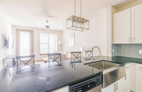 Conroe Apartment | Landing | Stylish 1BD, Clubhouse, Yoga Studio