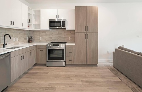 Richmond Apartment | Landing | Stylish 1BD, Game Room, Rooftop Lounge