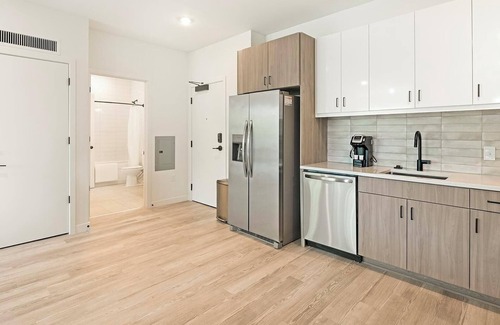 Richmond Apartment | Landing | Stylish 1BD, Game Room, Rooftop Lounge