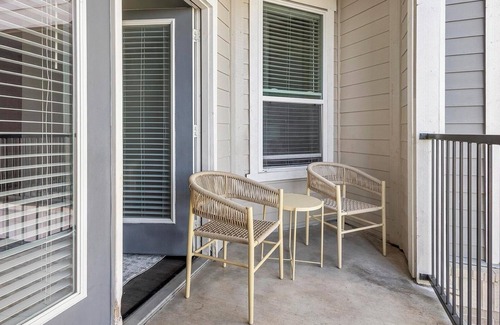 Katy Apartment | Landing | Stylish 1BD, Game Room, Clubhouse