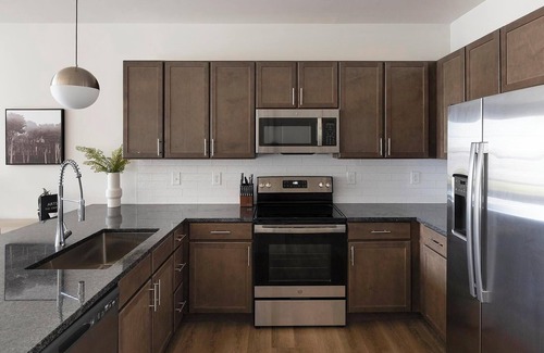 Madison Apartment | Landing | Stylish 1BD, Pool, Clubhouse