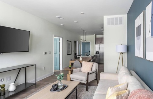Wilmington Apartment | Landing | Stylish 1BD, Pool, Gym