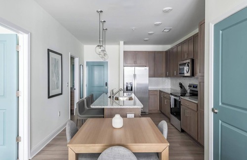 Wilmington Apartment | Landing | Stylish 1BD, Pool, Gym