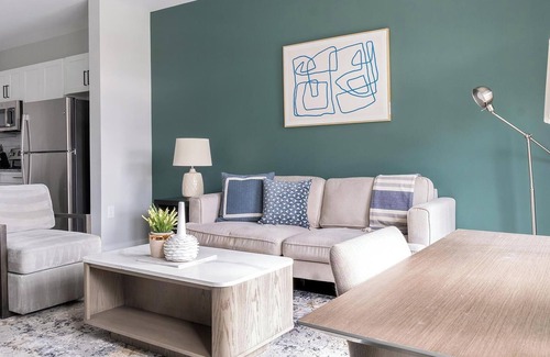 Mableton Apartment | Landing | Stylish 1BD, Pool, Gym