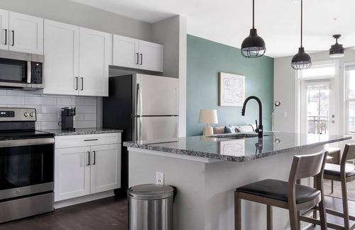 Mableton Apartment | Landing | Stylish 1BD, Pool, Gym