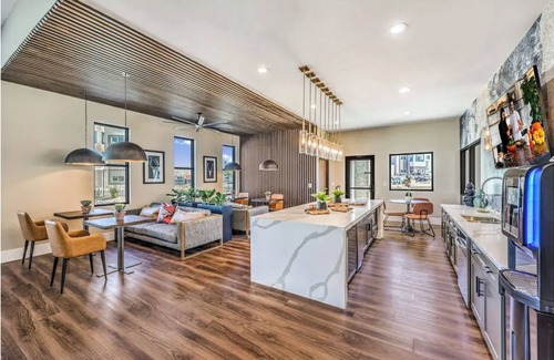 Townsite Apartment | Landing | Stylish 1BD, Rooftop Lounge, Pool