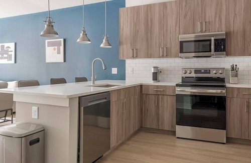Town Center Apartment | Landing | Stylish 1BD, Rooftop Lounge, Pool