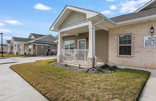 Fort Worth Apartment | Landing | Stylish 1BD, Gym, Yoga Studio