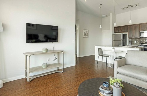 Buda Apartment | Landing | Stylish 1BD, Yoga Studio, Gym