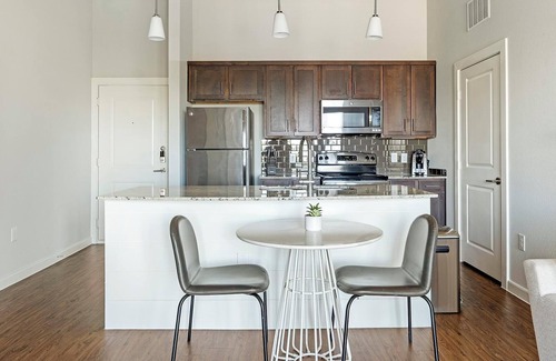 Buda Apartment | Landing | Stylish 1BD, Yoga Studio, Gym