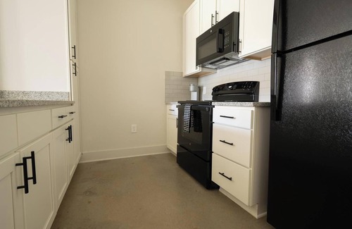 Charlotte Apartment | Landing | Stylish 2BD, Clubhouse, Gym