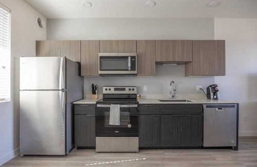Goodyear Apartment | Landing | Stylish 2BD, Courtyard, Clubhouse