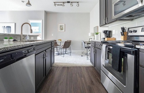 Northwest Columbus Apartment | Landing | Stylish 2BD, Gym