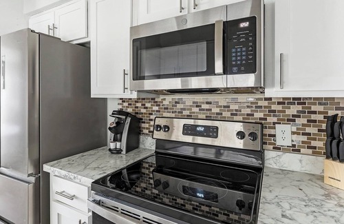 Denton Apartment | Landing | Stylish 2BD, Pool, Courtyard