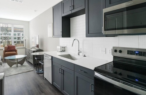 Greater East End Apartment | Landing | Stylish Studio, Pool, Gym