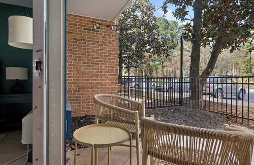 Northeast Raleigh Apartment | Landing | Stylish Studio, Pool, Gym