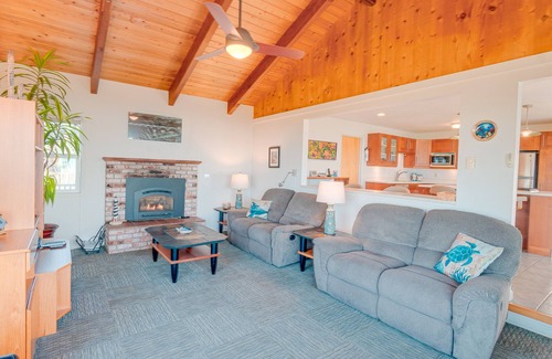Gold Beach House | Lands End - Ocean Front w/Beach Path & Spa