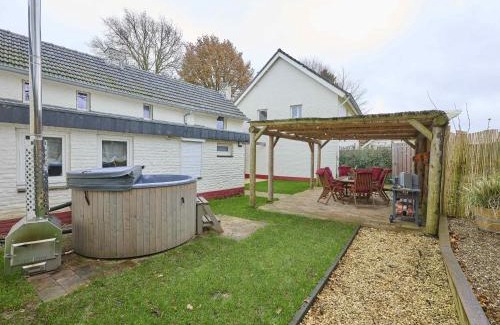 Heijenrath House | Landsraderhöfke - 1