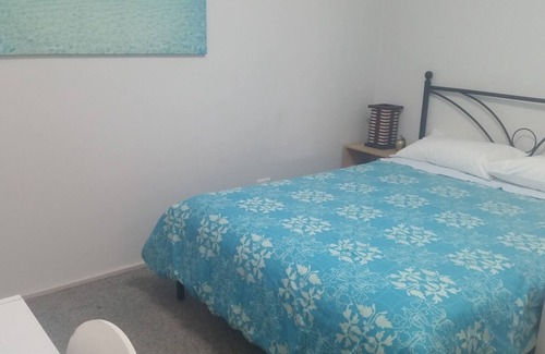 Mount Warrigal House | Landy's Holiday House: Between the lake and the Ocean