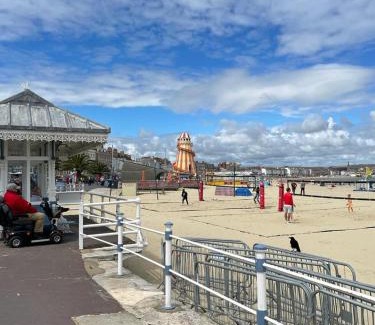 Weymouth House | Lanehouse Rocks