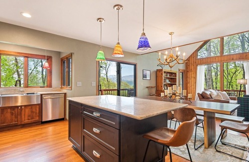 Waynesville Cabin | Lanfyne Ayr/Views/Gameroom