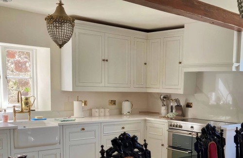 Widemouth Bay House | LANGFORD BARTON, pet friendly, with open fire in Widemouth Bay