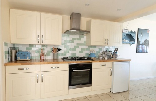 Portland Cottage | LANGHAM COTTAGE, pet friendly, with open fire in Fortuneswell