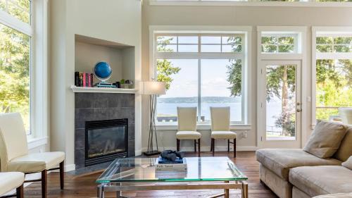 Langley House | Langley by the Sea by AvantStay Panoramic Vistas