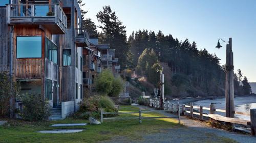 Langley Apartment | Langley Waterfront Condo by AvantStay A Views