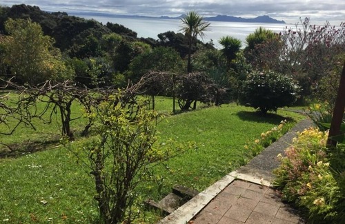 Langs Beach House | LANGS BEACH HOLIDAY HOME WITH STUNNING VIEWS