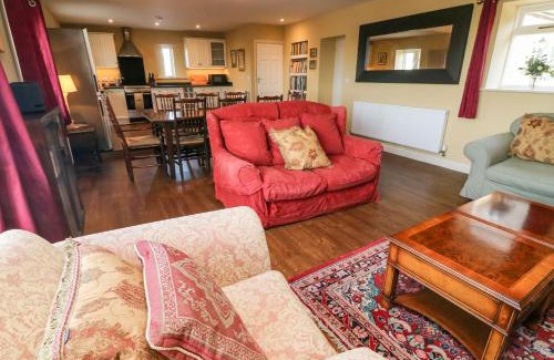 Casterton House | Langthwaite Cottage