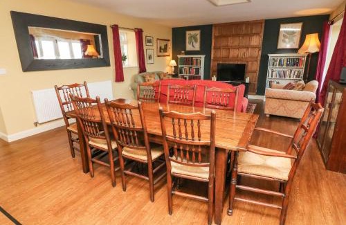 Casterton House | Langthwaite Cottage