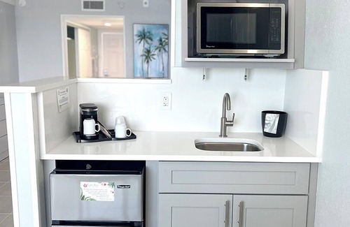 Fort Myers Beach Hotel | Lani Kai Beachfront Resort