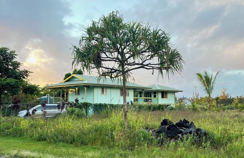 Kehena Cottage | Lani One’ā: A Handcrafted Island Sanctuary with Seaside Community & Aloha Spirit
