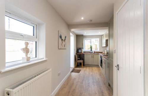 Swindon House | Lansdown House Long Stays Free parking and Wi-Fi