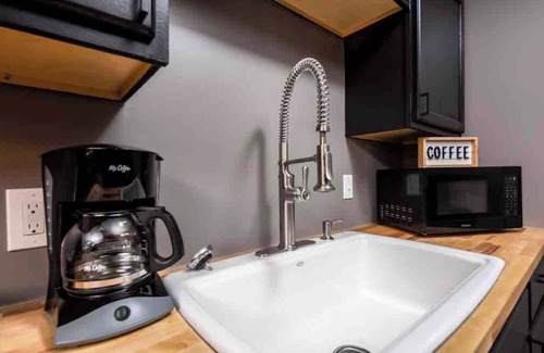 Glendora Apartment | Lansing Layover #9 | Urban Hideaway