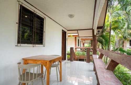 Ko Lanta House | Lanta School Beach Resort