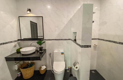 Ko Lanta Apartment | Lanta Sunshine Residence Apt 4 Two Bed Apartment with AC and Work Space