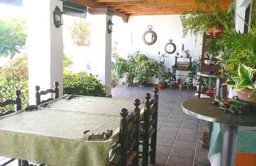 Teguise Villa | Lanzarote Rural Villa. Heated Pool, Free WiFi, TV package. Enclosed Gardens.